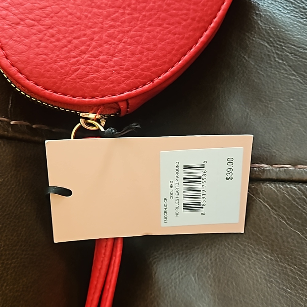 Juicy Couture heart ziparound wallet NWT - Picture 2 of 4